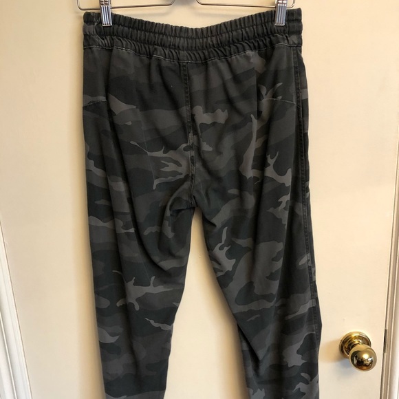 Aritzia TNA Camo Pants - Picture 2 of 2